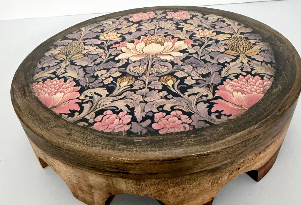 William Morris Pedestal Riser: 8"dia, 2" tall