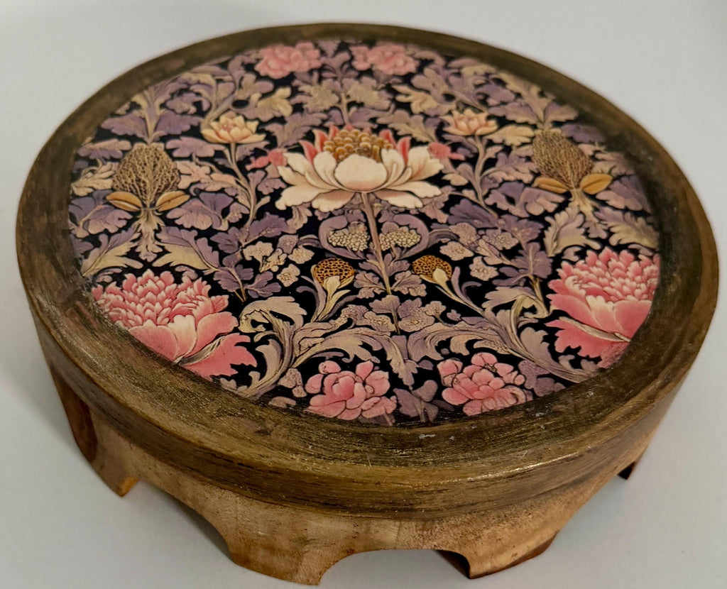 William Morris Pedestal Riser: 8"dia, 2" tall