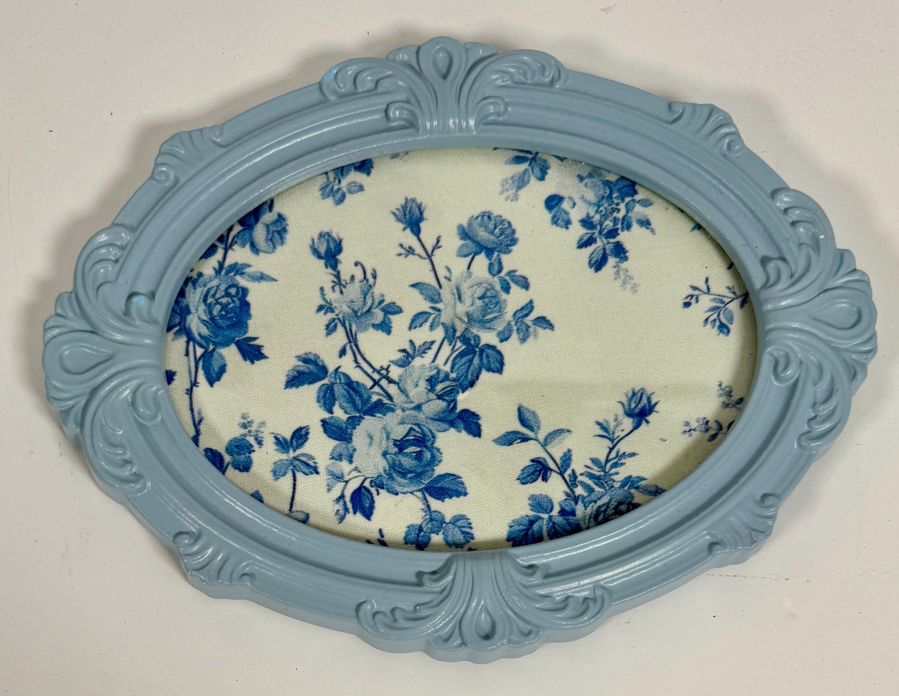 Blue Oval Jewelry Tray: 9"x6.75"