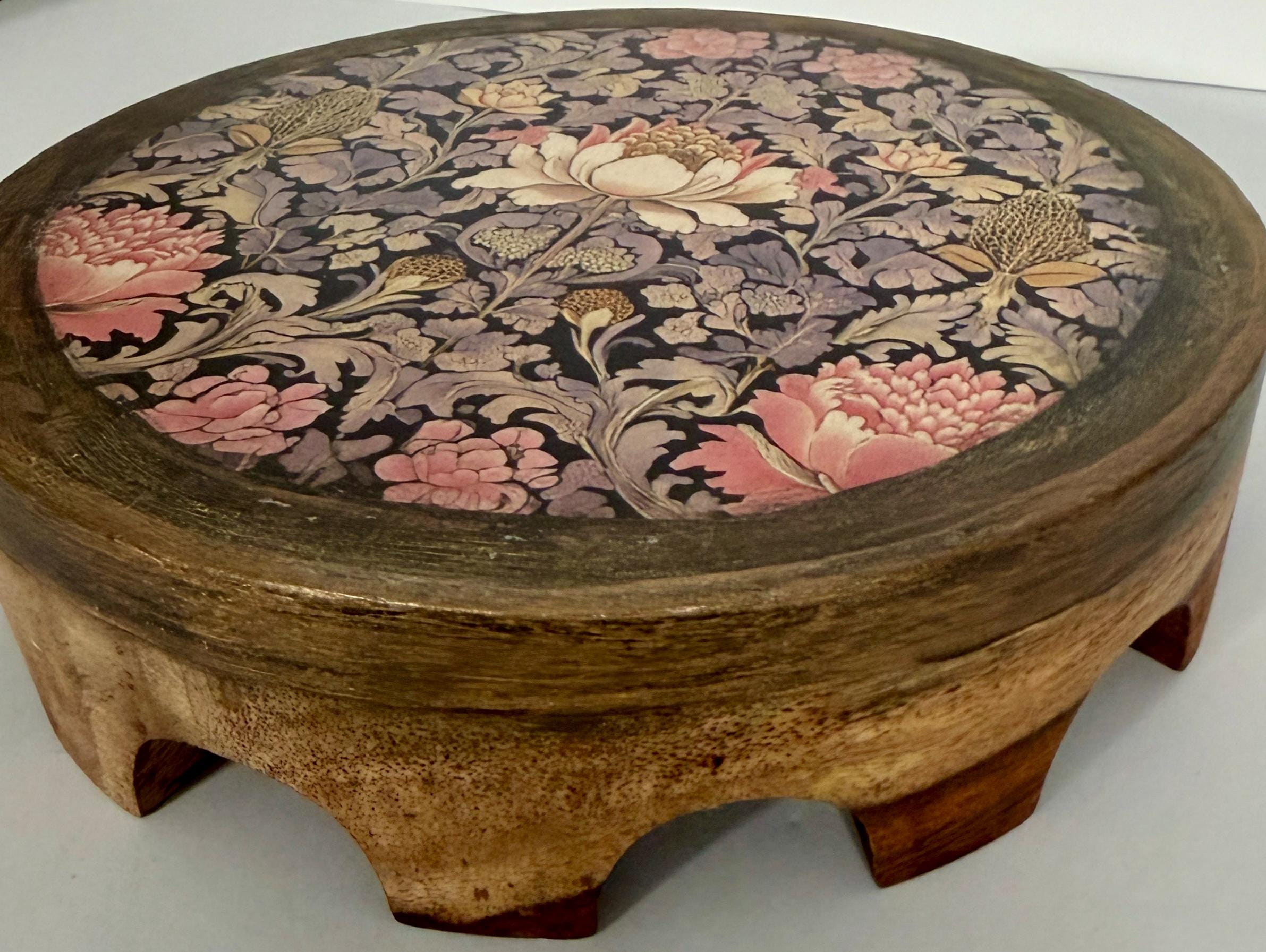 William Morris Pedestal Riser: 8"dia, 2" tall
