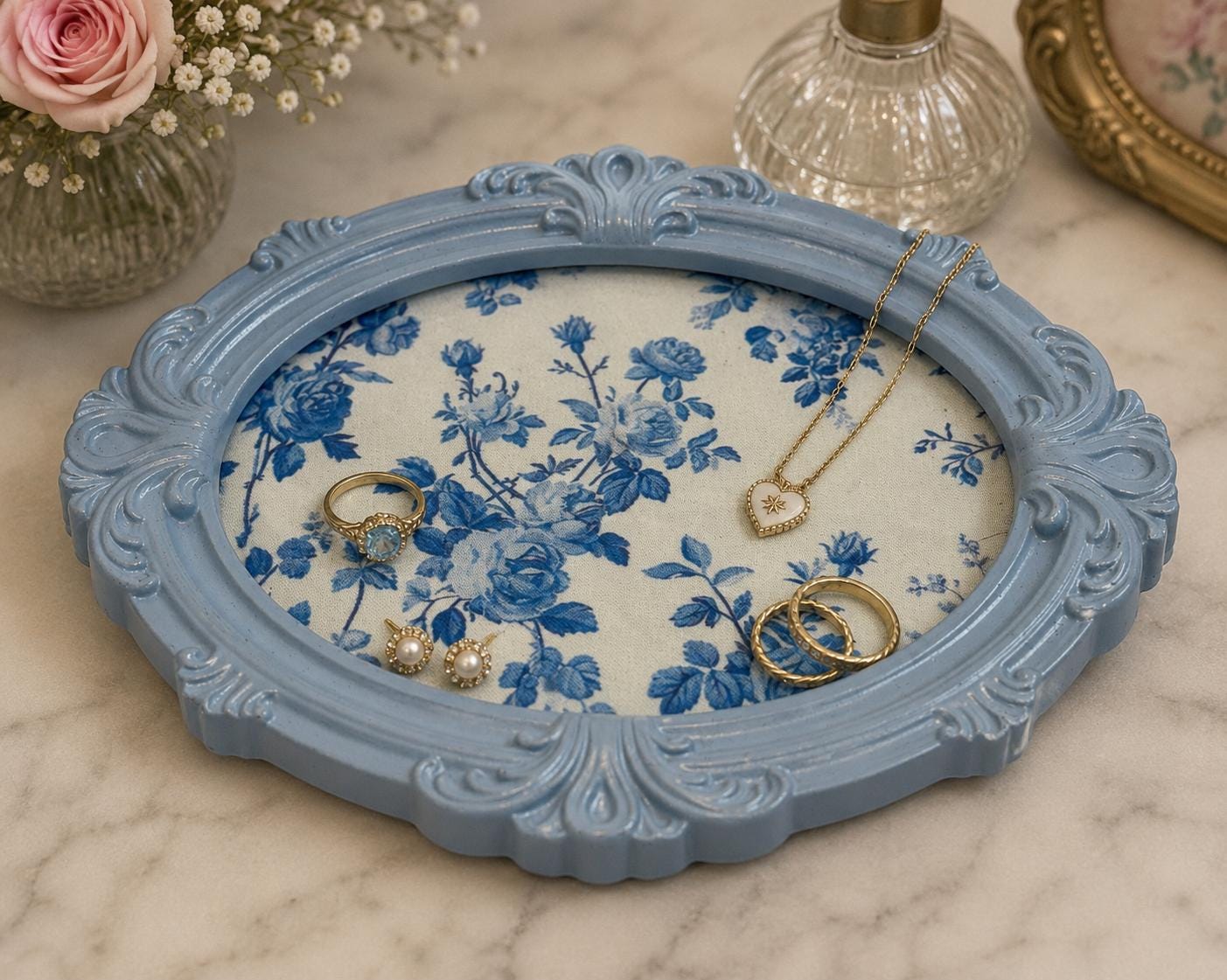 Blue Oval Jewelry Tray: 9"x6.75"