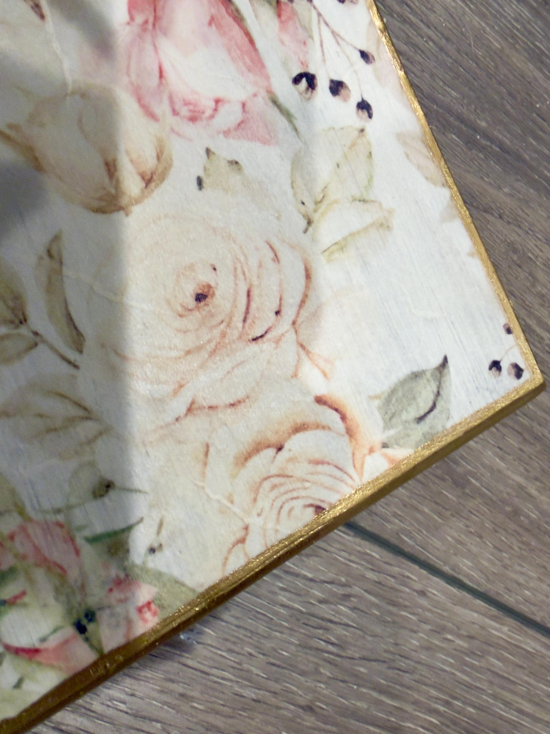 Rose Display Riser: 15"x8"