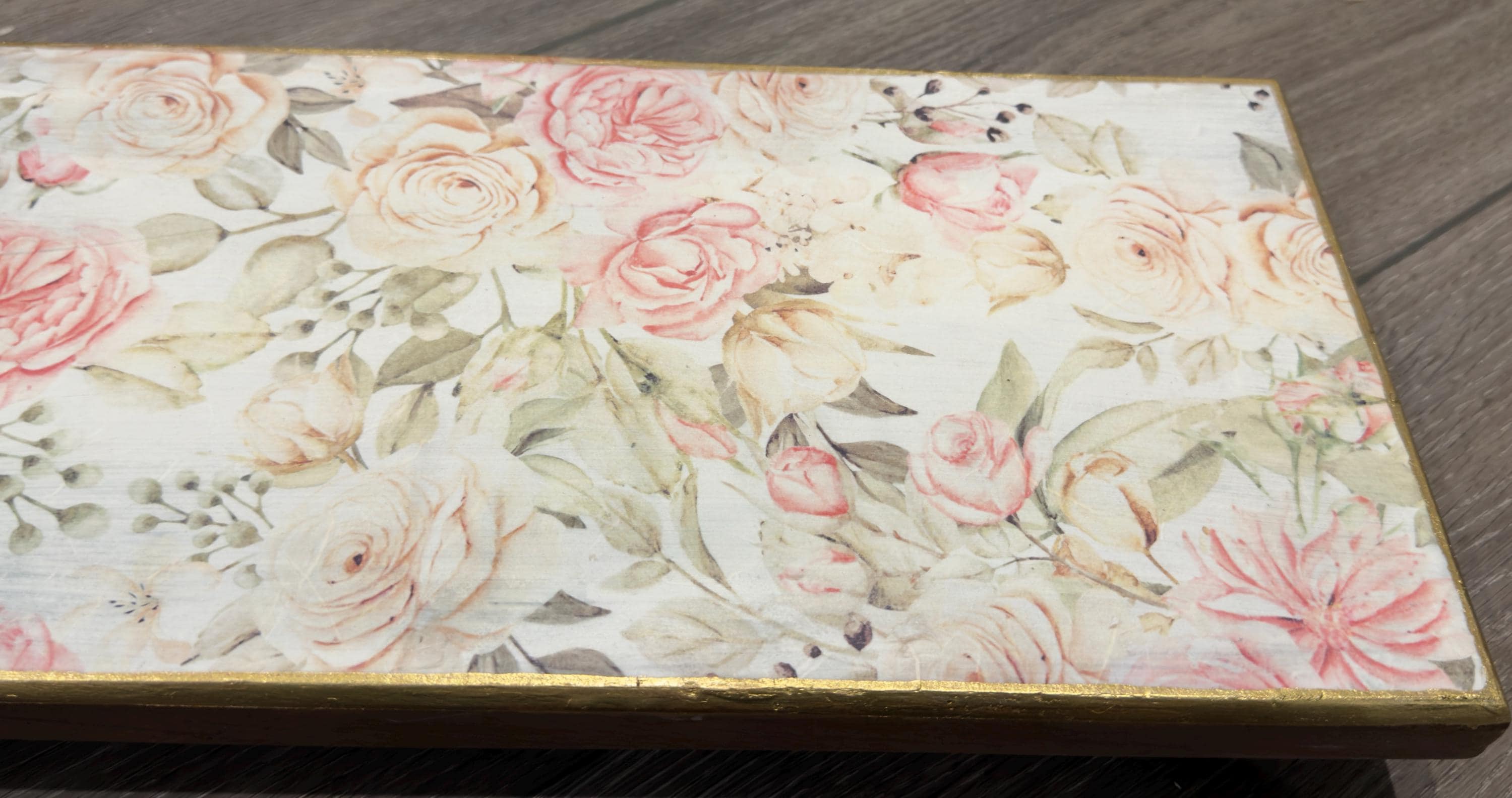 Rose Display Riser: 15"x8"